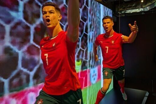 Hong Kong fans queue for opening of Cristiano Ronaldo exhibition