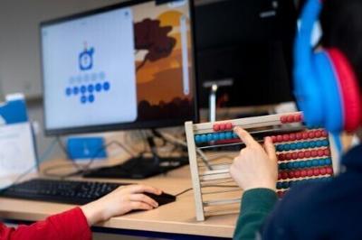 Major US teachers union teams up with AI giants