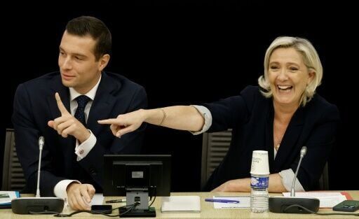 Macron eyes broad alliance to form new French govt