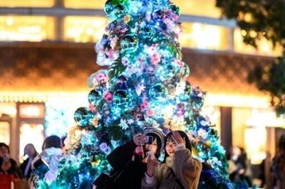 US stocks take a breather, Asian bourses rise in post-Christmas trade