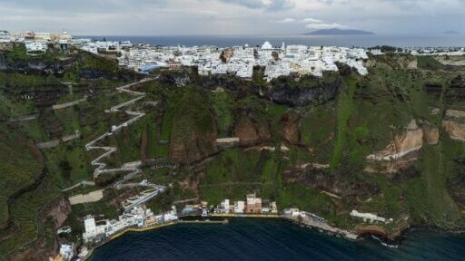 Thousands leave as fresh tremors shake Greece's Santorini
