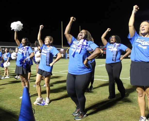 Lady cheer 2.JPG