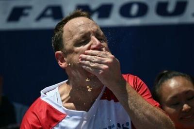 Ravenous return: Fast-chewing Chestnut wins July 4th hot dog contest