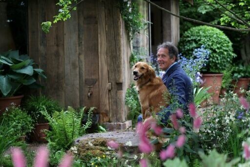 Beloved UK gardener's dog lends a paw at top flower show