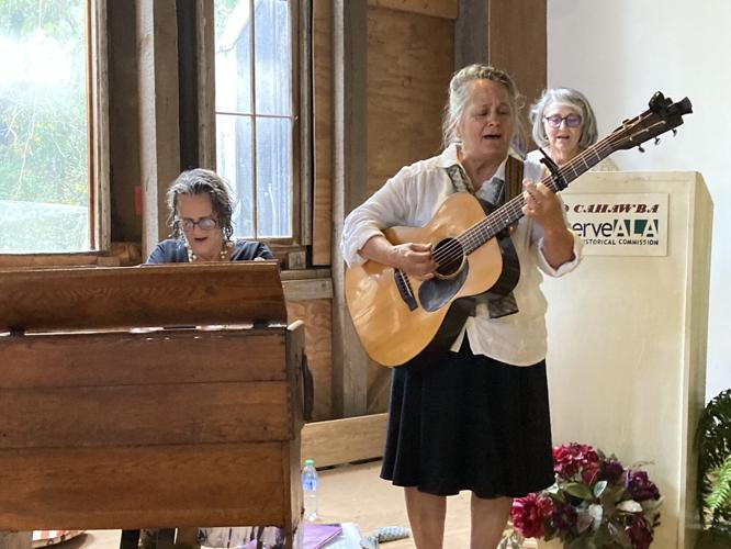 Hymn Fest at Old Cahawba draws diverse crowd to sing songs, tell tales of history