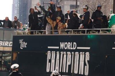 Thousands cheer Eagles in Super Bowl victory parade