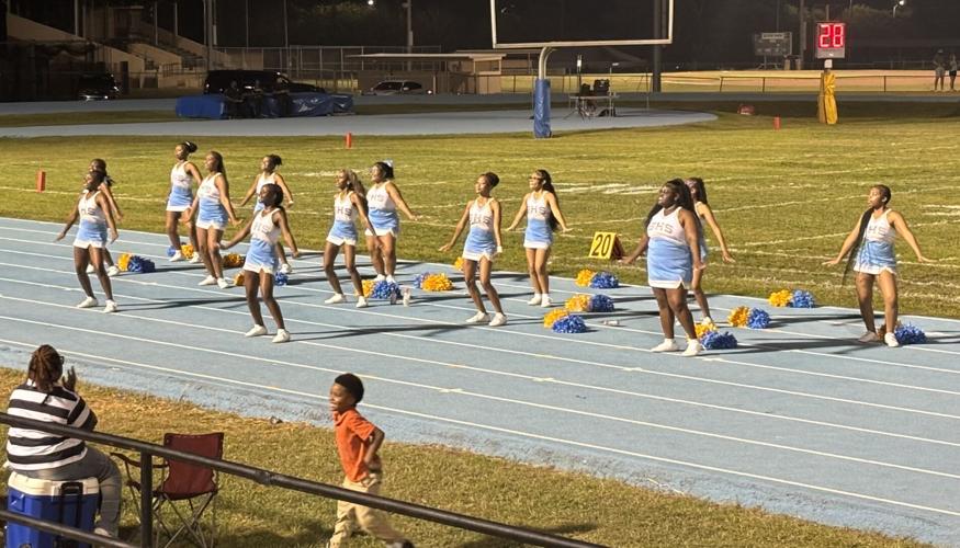 Selma Saints cheerleaders