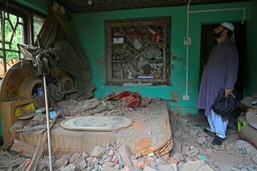 India, Pakistan launch multiple attacks as US warns against 'miscalculation'