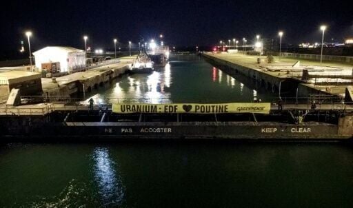 Activists, some on kayaks, impeded the ship for five hours at the northern port of Dunkirk