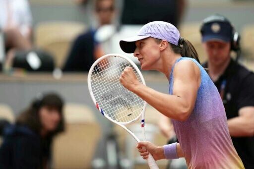 Alcaraz into French Open third round as Swiatek and Sabalenka cruise