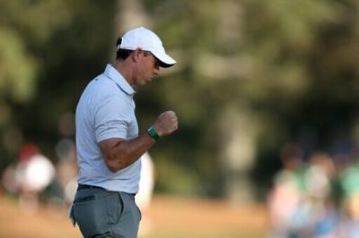 Rory McIlroy opened up a record six-shot lead at the halfway stage of the Masters with a late birdie blitz