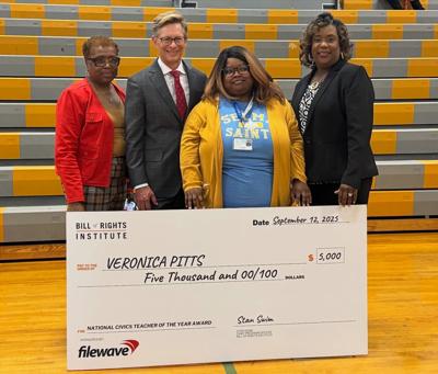 Selma teacher wins national award