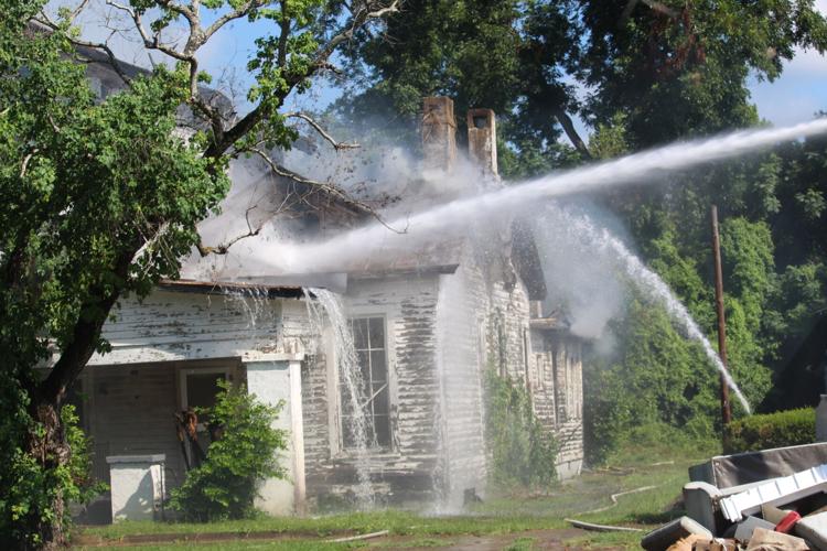 Selma firefighters battle blaze at abandoned house on Selma Avenue