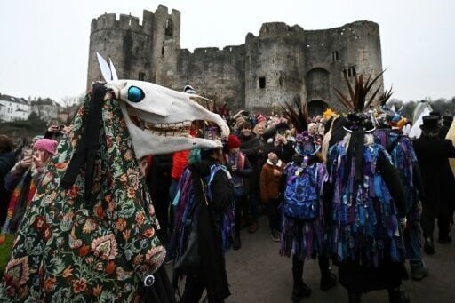Tech weary Brits revive apple tree 'wassailing' tradition