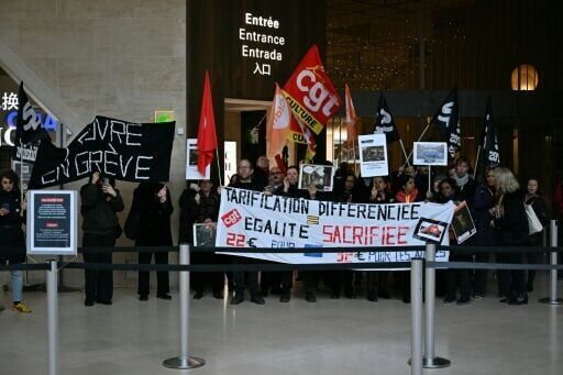 Around 400 employees voted unanimously to launch a strike