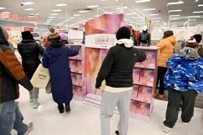 Retailers point to solid US sales over holiday weekend