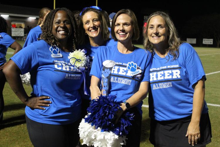 Lady cheer smiling.JPG