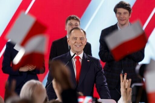 Polish PM calls confidence vote after nationalist wins presidency