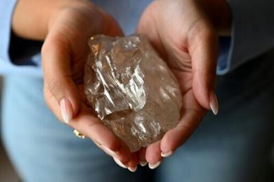 The 'Motswedi' 2,488-carat rough diamond, the second largest in the world, was unearthed in Botswana