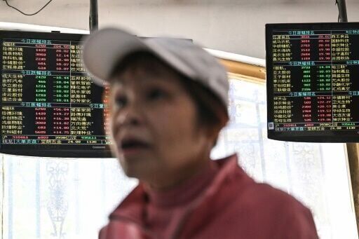 Shanghai's elderly investors keep faith despite stock market woes