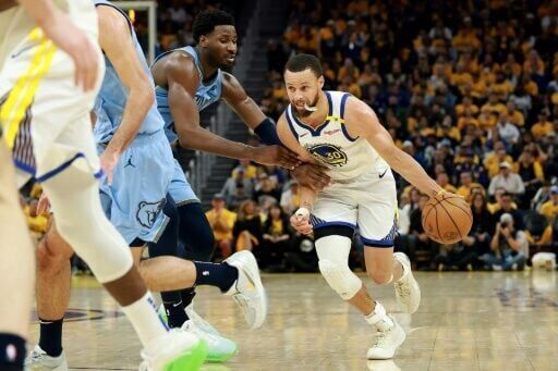 Butler, 'Batman' Curry shine as Warriors down Grizzlies to reach playoffs