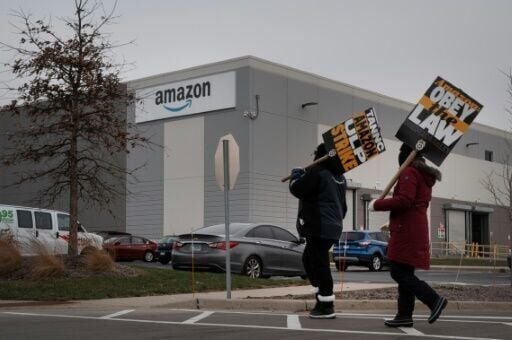 Thousands of US Amazon staff strike days before Christmas