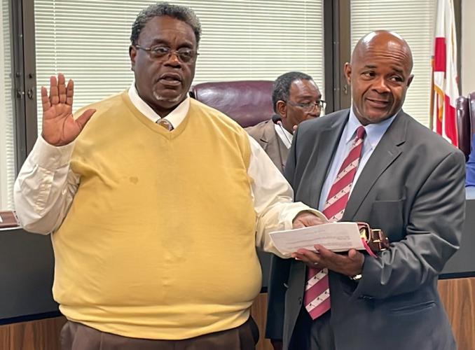 Dallas County Commissioners, two School Board members sworn in at courthouse ceremony