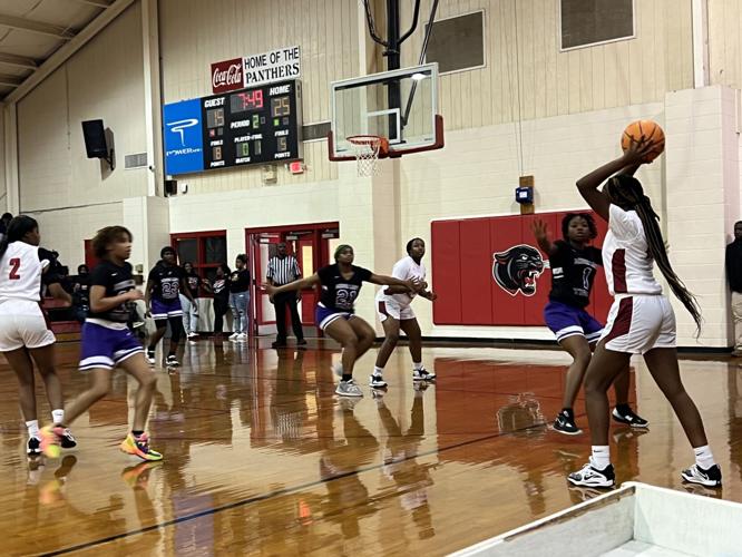 Lady Panthers win at the buzzer, boys break winning streak with loss against Minor