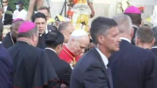Pope Leo arrives for meeting with Angola's clergy in Luanda