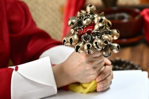 Great hex-pectations: shamans divided on South Korea's political destiny