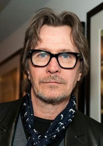 Arise Sir David! Football legend Beckham knighted