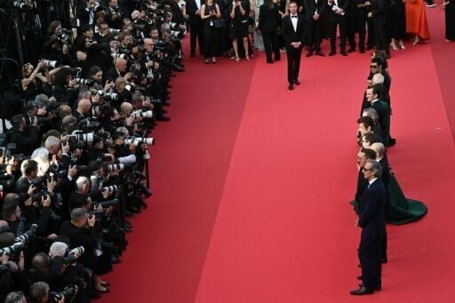 The red carpets look set to feature fewer American A-listers than last year
