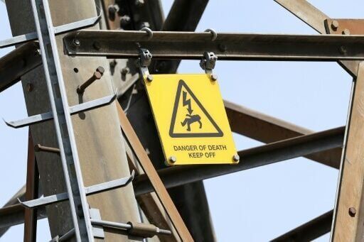 High-flying young electricians wire UK energy switch