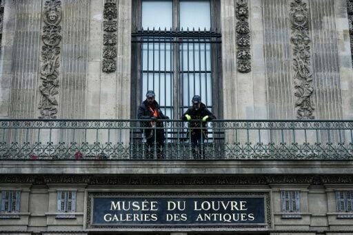 A daylight robbery in October has placed security standards at the Louvre under scrutiny