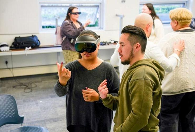 Playing virtual reality games can make you a kinder person, suggests study