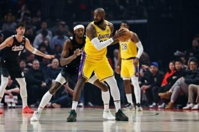 LeBron, Reaves dazzle as Lakers sink Blazers
