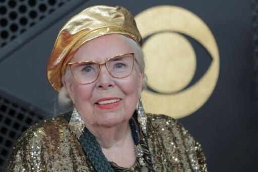 Legendary singer-songwriter Joni Mitchell was one of the first artists to hit the Grammys red carpet