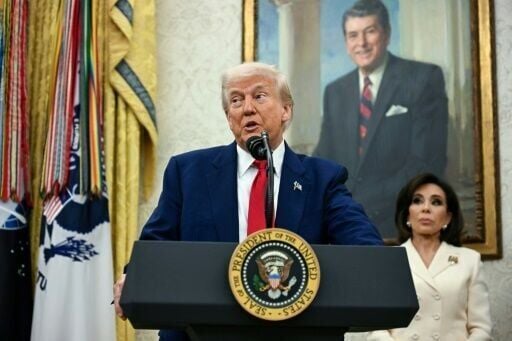 Stocks shrug off US court's tariff ruling