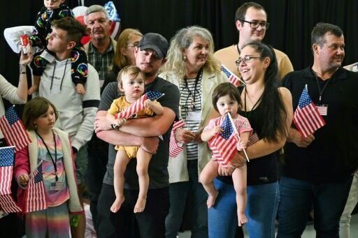 First group of white South Africans arrive in US for resettlement