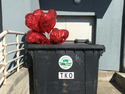 Is romance dead? Many say love is a thing of the past