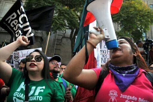 Low turnout marks Mexico's unique vote for judges held under shadow of crime