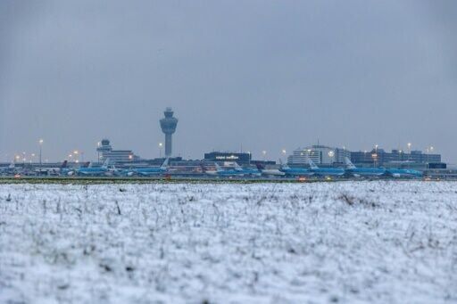 Snow, ice snarls post-holiday travel in Europe