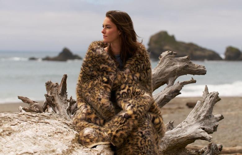 Harbor House Living faux fur blanket