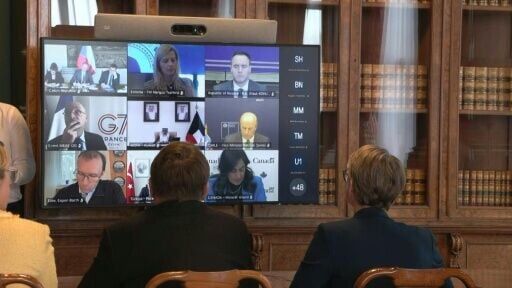 UK foreign minister stresses 'urgent need' to reopen Strait of Hormuz