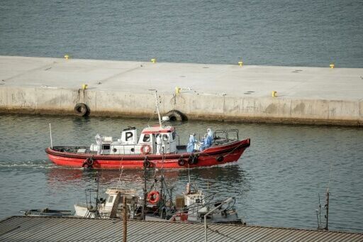 An ambulance boat sailed to the cruise ship