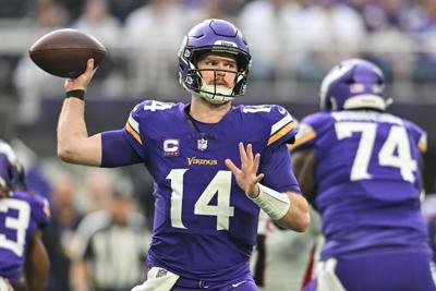 Sam Darnold throws for 5 TDs as Vikings top Falcons, Kirk Cousins