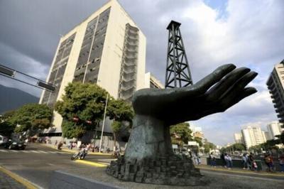 State Dept says Chevron must leave Venezuela, even as American freed