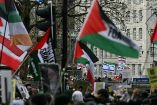 Counter demonstrators chanted 'Long live the king', referring to Reza Pahlavi, exiled son of Iran's last shah who was ousted by the 1979 revolution