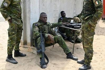 France set to hand over sole military base in Ivory Coast