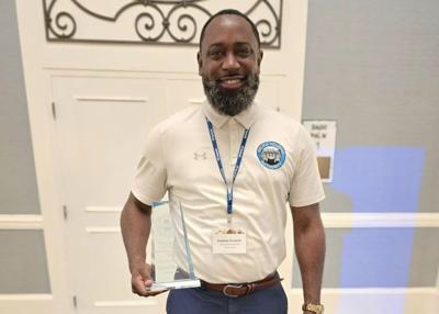 Kennard Randolph wins award